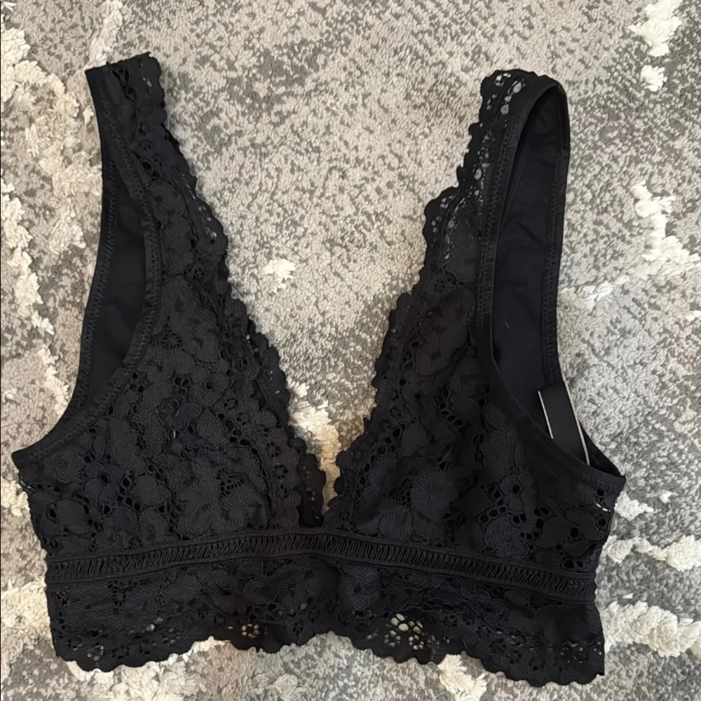 Victoria's Secret Black Lace Bra with Plunging V-Neckline - Picture 2 of 2